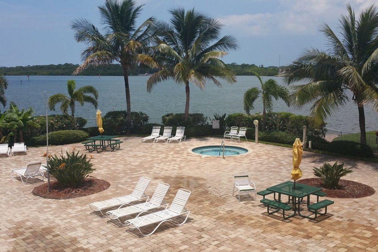 Boca Ciega Resort By Travel Resort Services Сейнт Питърсбърг Екстериор снимка